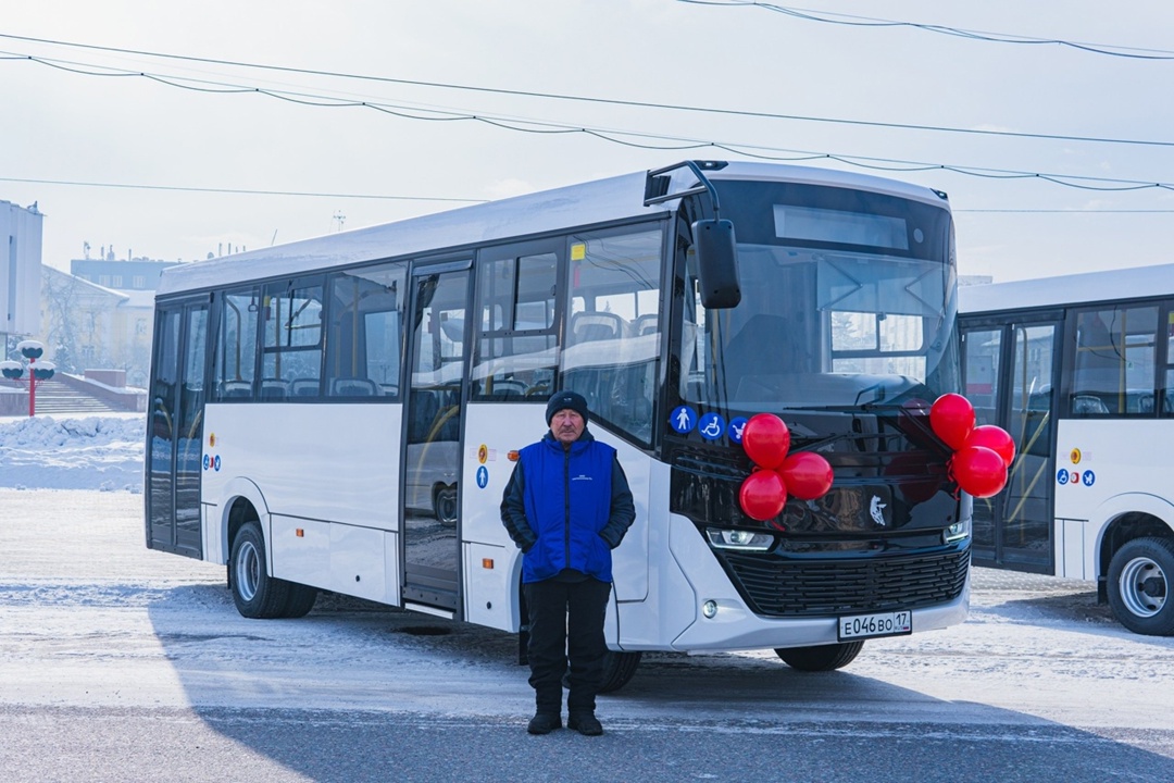 Самая яркая звезда в созвездии Лиры — уже на дорогах России