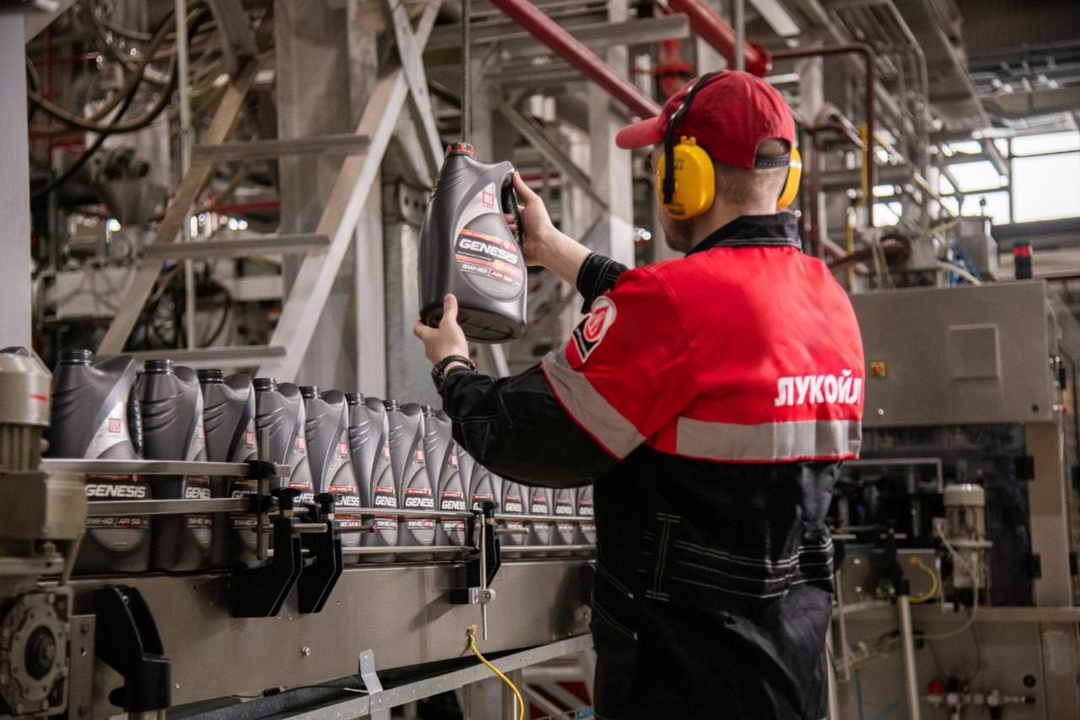 Всесторонняя защита двигателя ЛУКОЙЛ перешёл на новый передовой международный стандарт моторных масел — АРI SQ, который устанавливает более жёсткие требования…