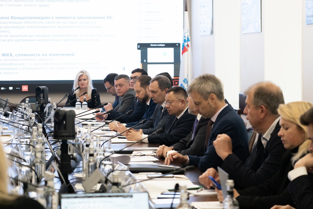 Глава Минстроя России Ирек Файзуллин выступил на заседании Комиссии РСПП по жилищно-коммунальному хозяйству