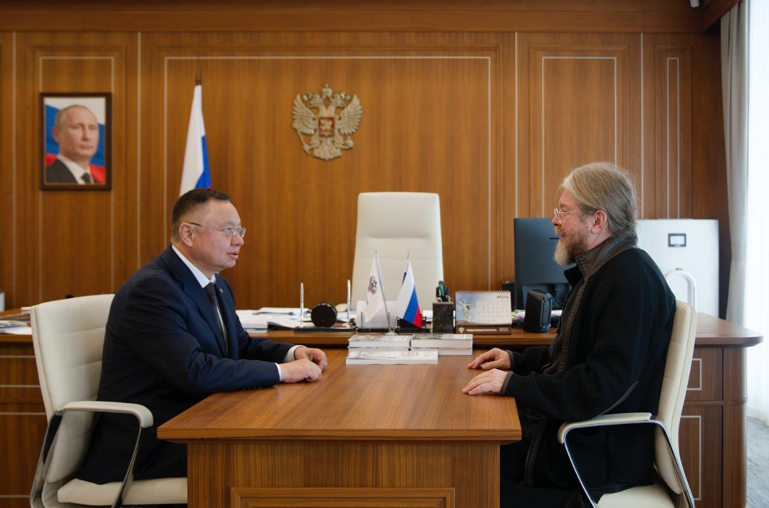 Министр строительства и ЖКХ РФ Ирек Файзуллин провел рабочую встречу с митрополитом Симферопольским и Крымским Тихоном