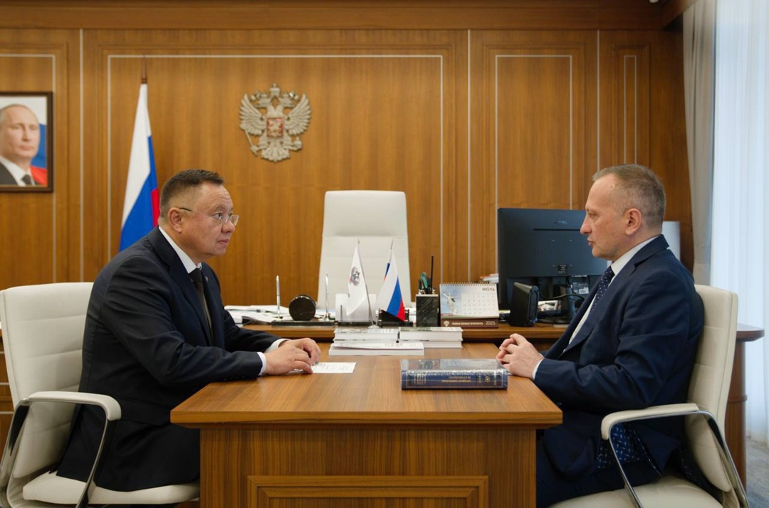 Министр строительства и ЖКХ РФ Ирек Файзуллин провел рабочую встречу с заместителем руководителя Федерального Казначейства Эли Исаевым