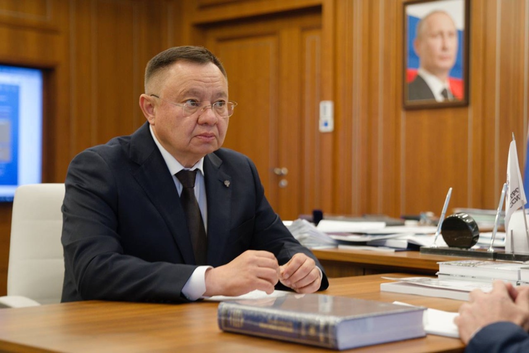 Министр строительства и ЖКХ РФ Ирек Файзуллин провел рабочую встречу с заместителем руководителя Федерального Казначейства Эли Исаевым