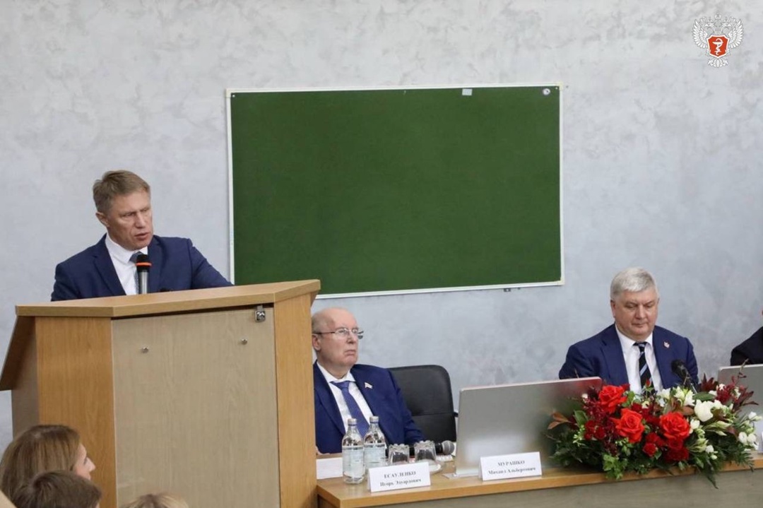 Михаил Мурашко: Врач — это не просто специалист с набором знаний, но и философ с глубоким пониманием жизни