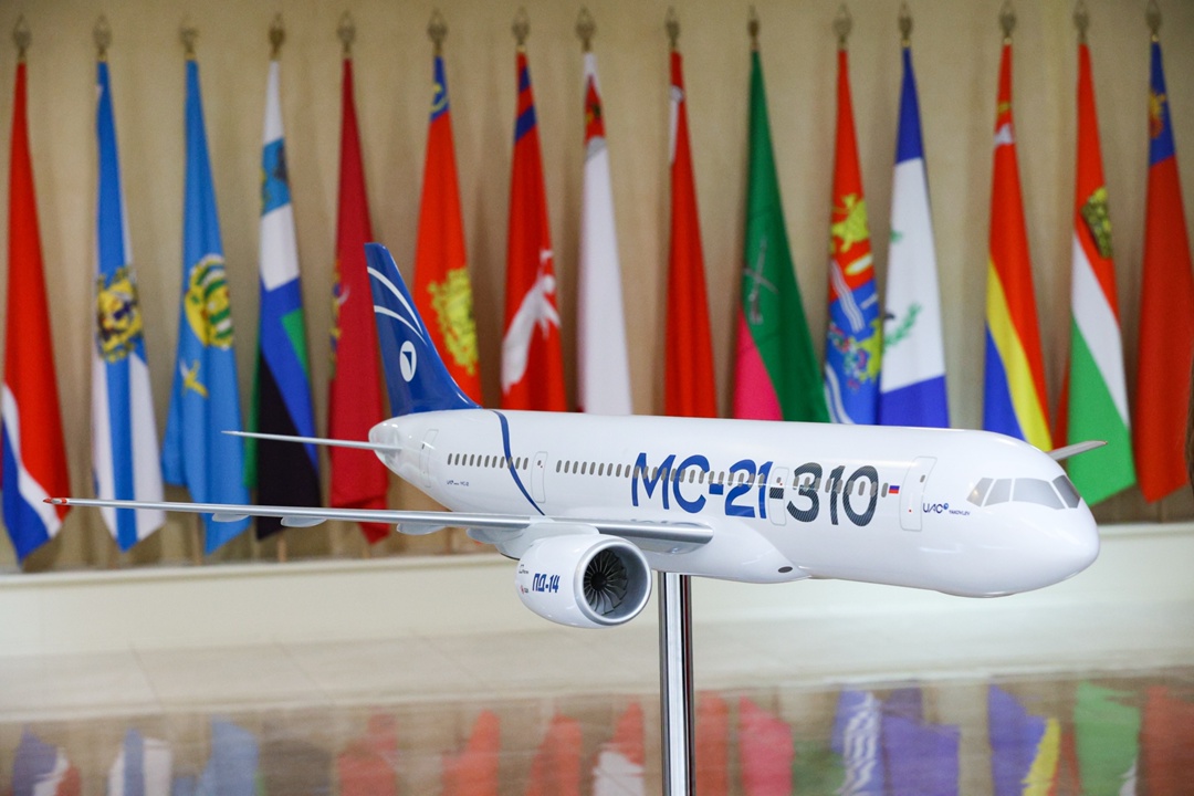 Председатель Совета Федерации Валентина Матвиенко и Министр промышленности и торговли РФ Антон Алиханов ознакомились с выставкой, посвященной передовым…