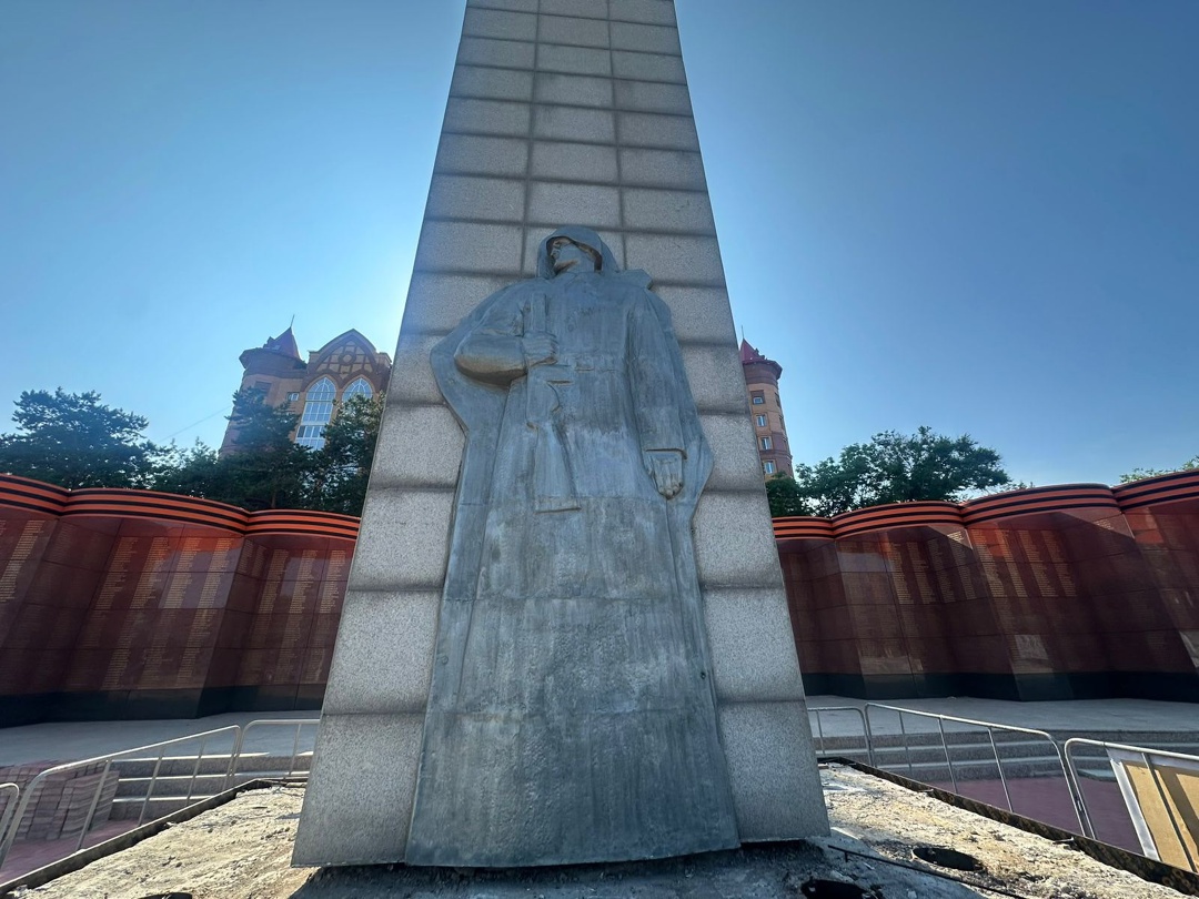 В Благовещенске идут работы по газификации Вечного огня на площади Победы