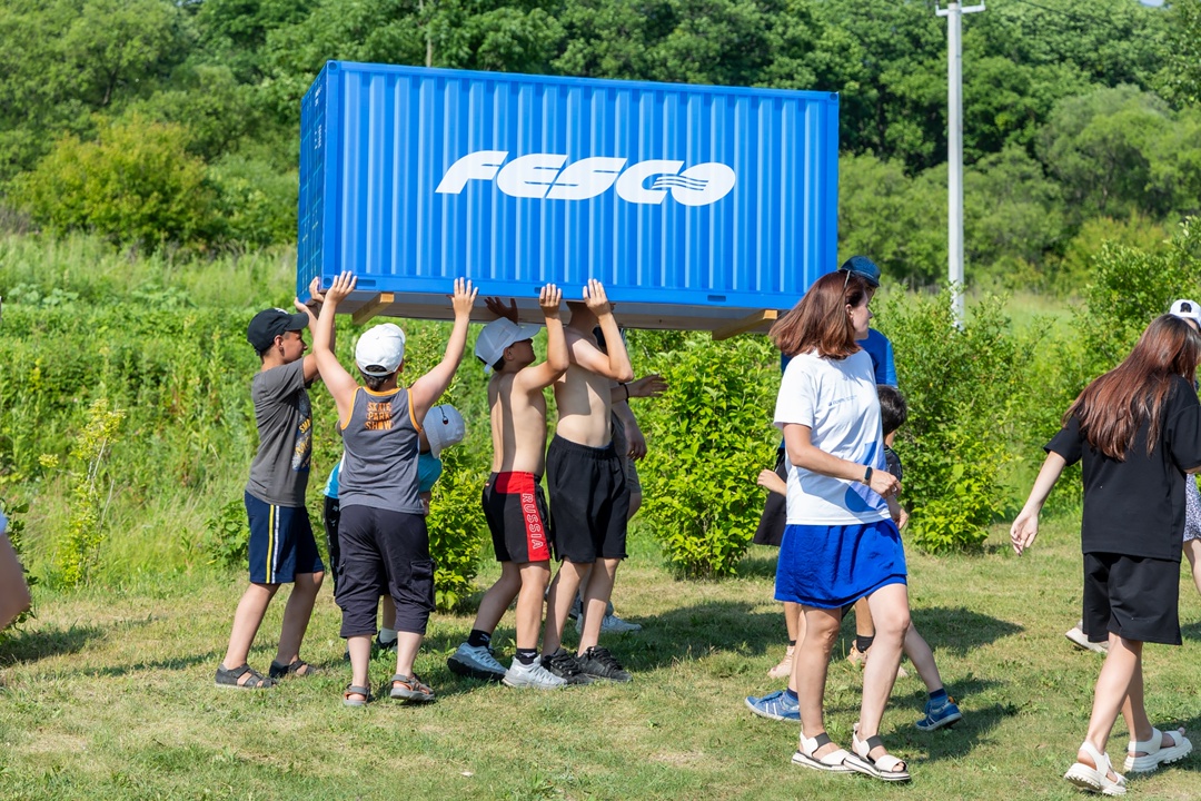 Можно ли не улыбнуться, когда видишь радость детей? Мы не можем.