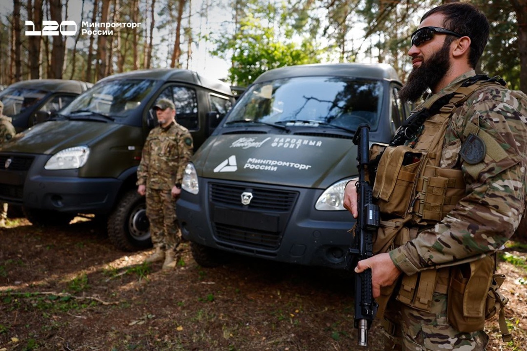 Минпромторг России и Народный фронт передали очередную партию техники на нужды СВО