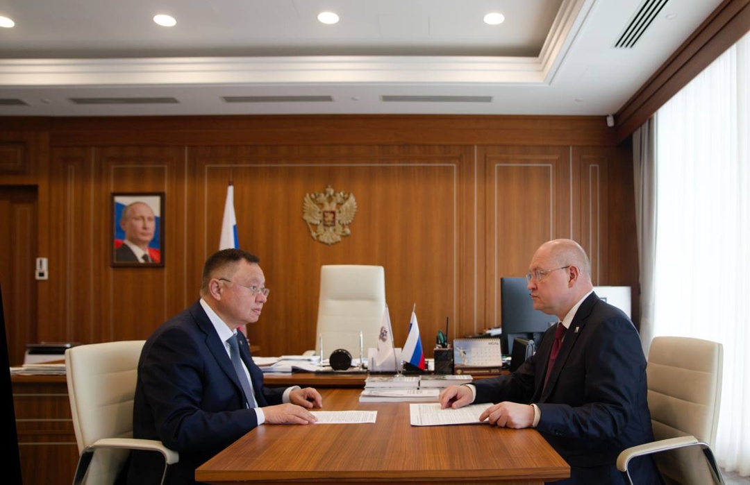 Глава Минстроя России Ирек Файзуллин провел рабочую встречу с Губернатором Севастополя Михаилом Развожаевым