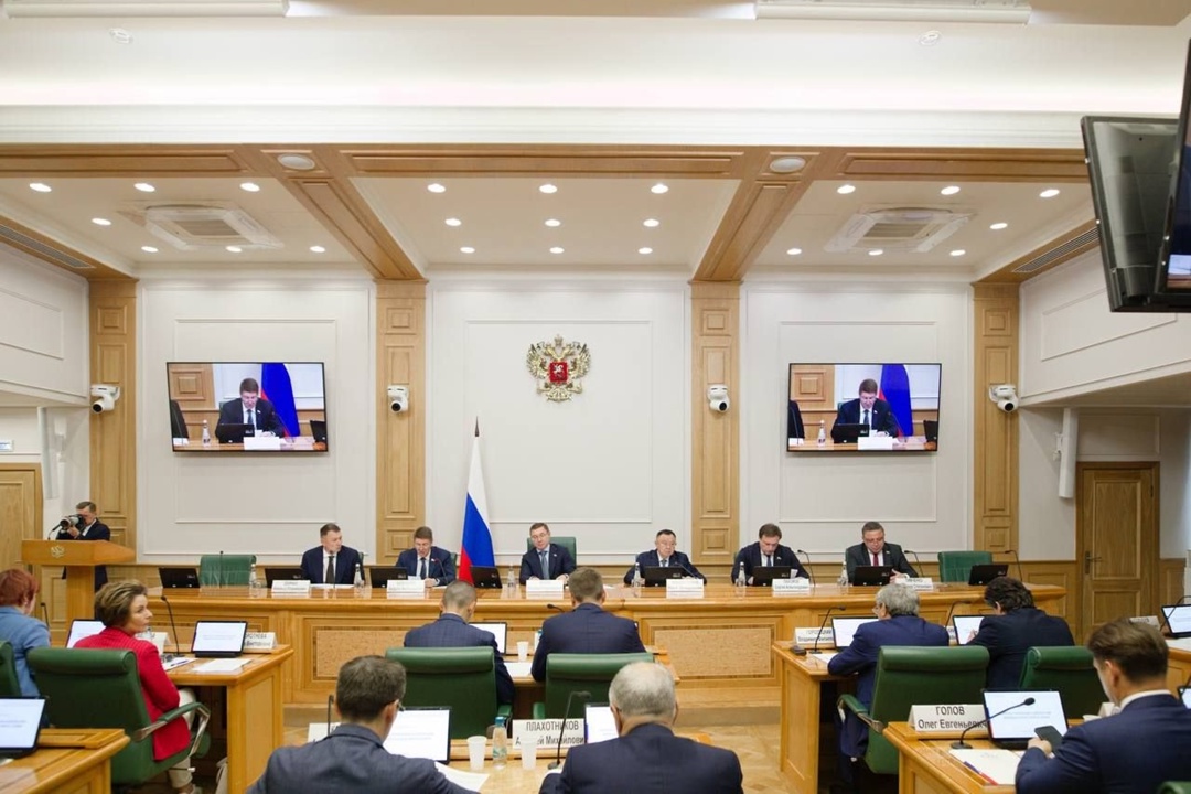 Глава Минстроя России Ирек Файзуллин выступил в рамках парламентских слушаний на тему «Вопросы повышения эффективности управления многоквартирными домами:…