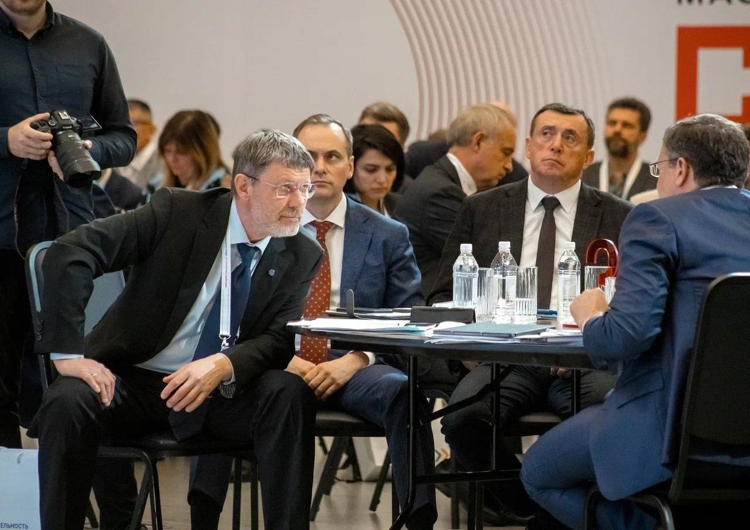 Глава Минтранса Роман Старовойт принял участие в пленарном заседании стратегической сессии «Производительность труда. От стратегии к действиям»