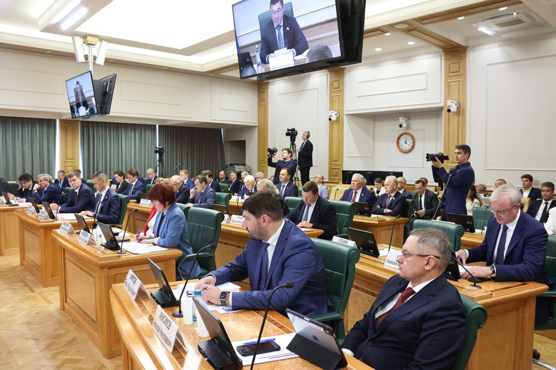 Владимир Якушев: Законодатели работают над устранением правовых пробелов в сфере ИЖС