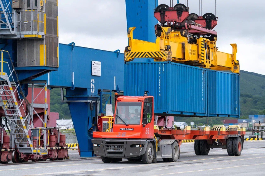 2 контейнера за 1 захват: ускоряем обработку судов на Дальнем Востоке