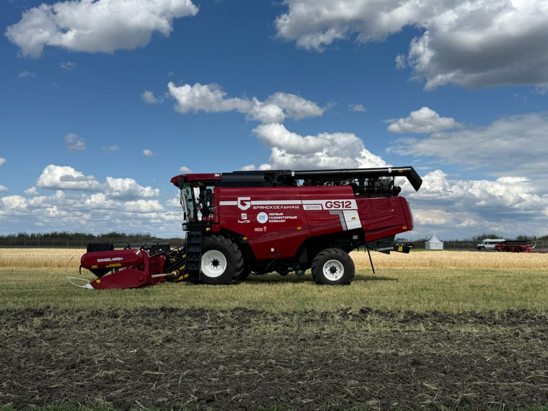 В первый день выставки «День поля –2025» в Волгоградской области свои новинки представили ведущие производители сельхозтехники.