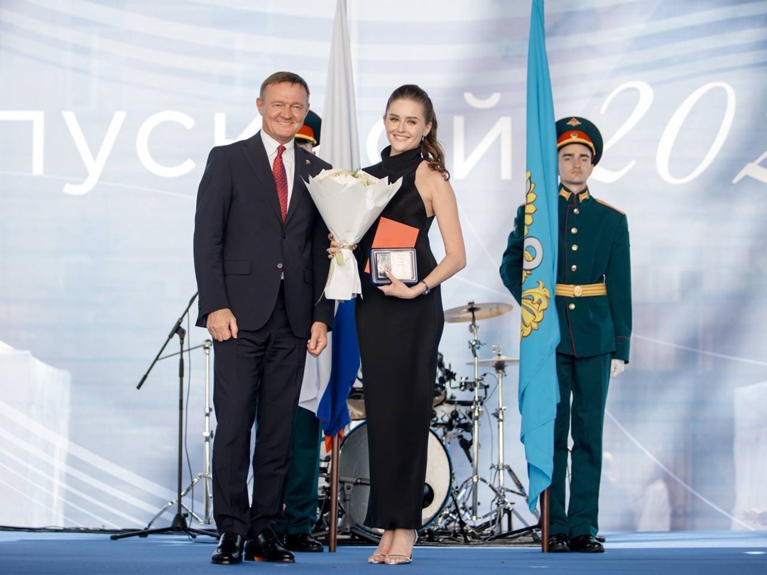 Глава Минтранса Роман Старовойт вручил дипломы выпускникам Российского университета транспорта