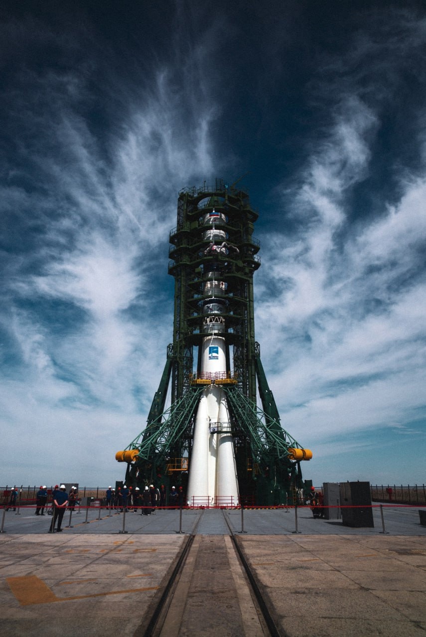 Космос как предчувствие Кадры с космодрома Байконур сделаны на камеру «Зенит М» с объективом «Зенитар» 2,8/21 — технику Красногорского завода им