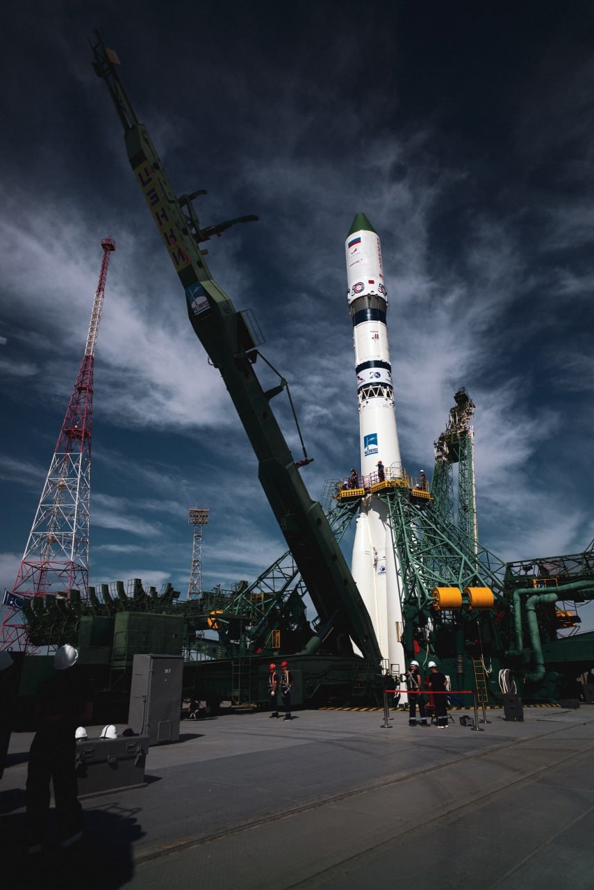 Космос как предчувствие Кадры с космодрома Байконур сделаны на камеру «Зенит М» с объективом «Зенитар» 2,8/21 — технику Красногорского завода им