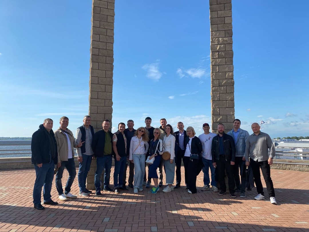 Сегодня в Нижнем Новгороде празднует свою победу лучшая команда коммерческого дивизиона, лауреат премии «Признание» в номинации «Лучшая команда» - отдел…