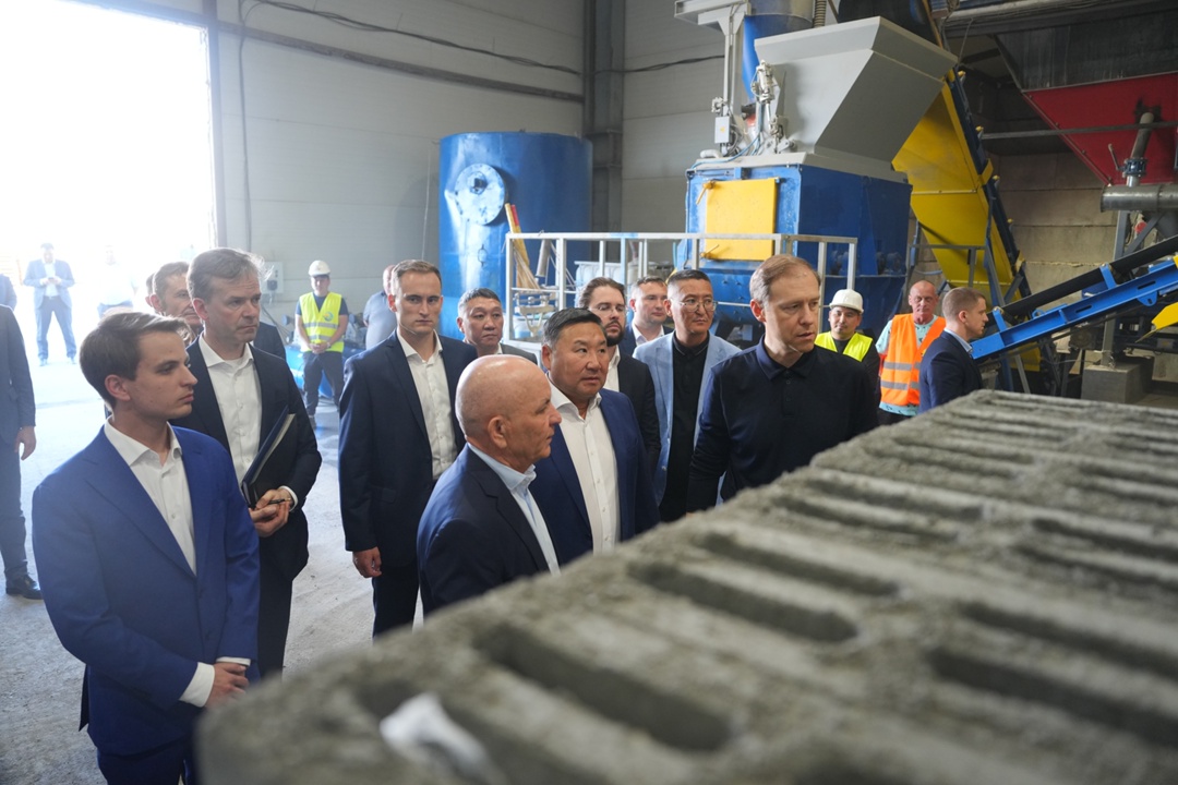 Денис Мантуров оценил перспективы добычи лития в Республике Тыва