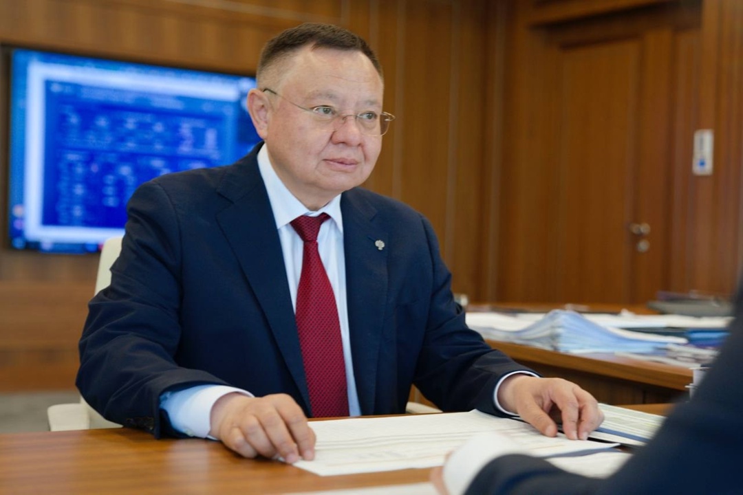 Глава Минстроя России Ирек Файзуллин провел рабочую встречу с врио губернатора Новгородской области Александром Дроновым