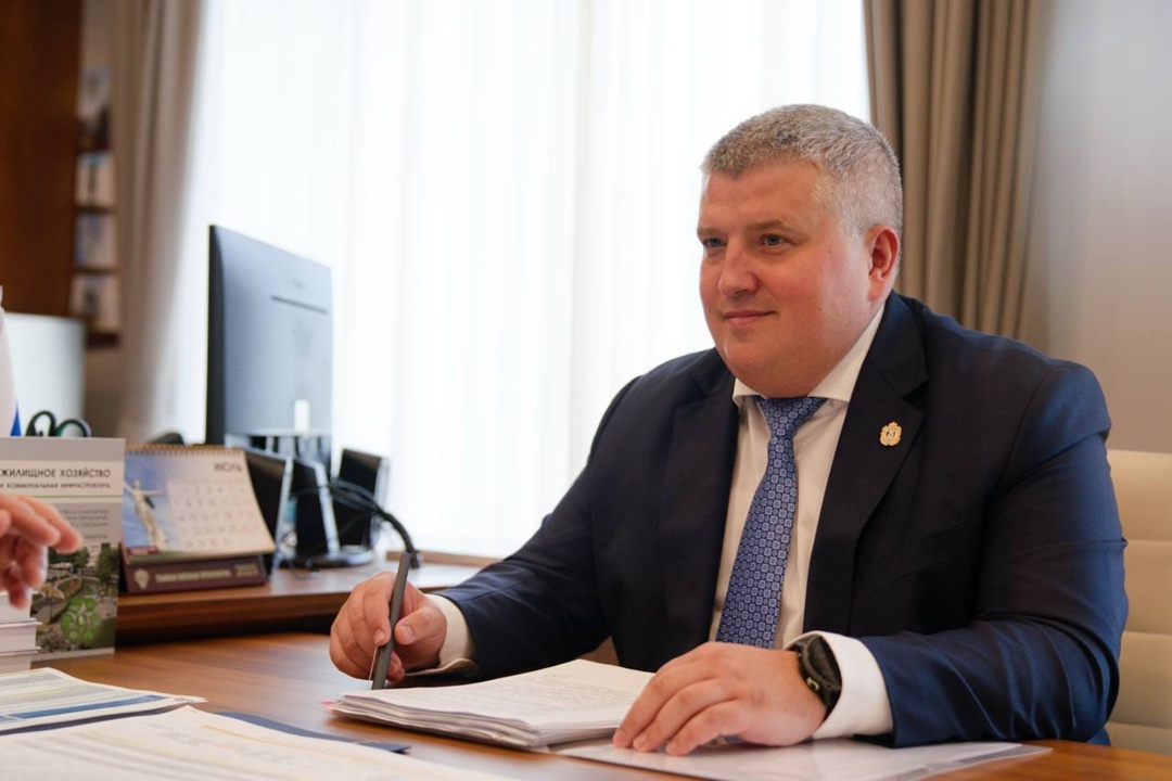 Глава Минстроя России Ирек Файзуллин провел рабочую встречу с врио губернатора Новгородской области Александром Дроновым