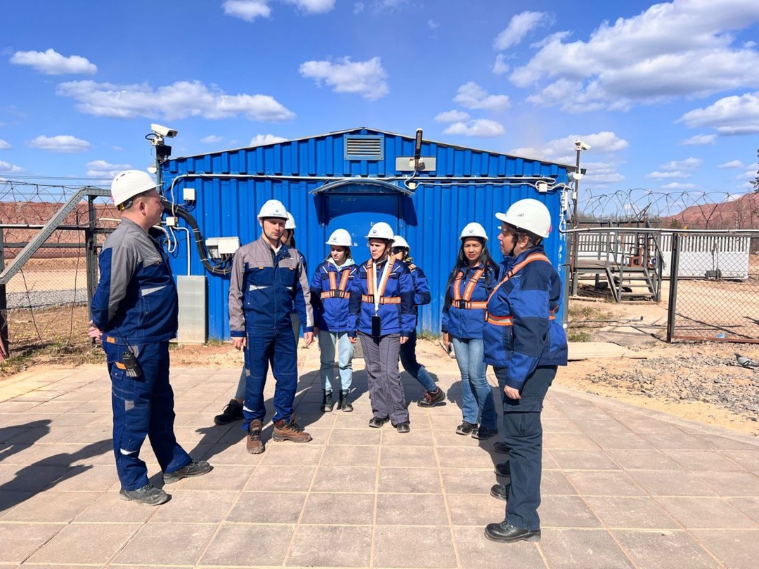 Эксперты из стран-партнёров по Кимберлийскому процессу впервые прошли обучение по геммологии в России