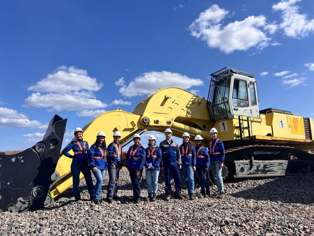 Эксперты из стран-партнёров по Кимберлийскому процессу впервые прошли обучение по геммологии в России
