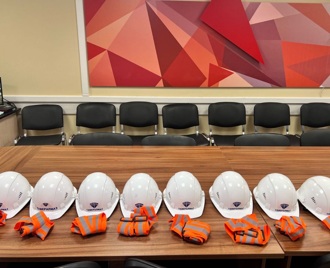 Эксперты из стран-партнёров по Кимберлийскому процессу впервые прошли обучение по геммологии в России