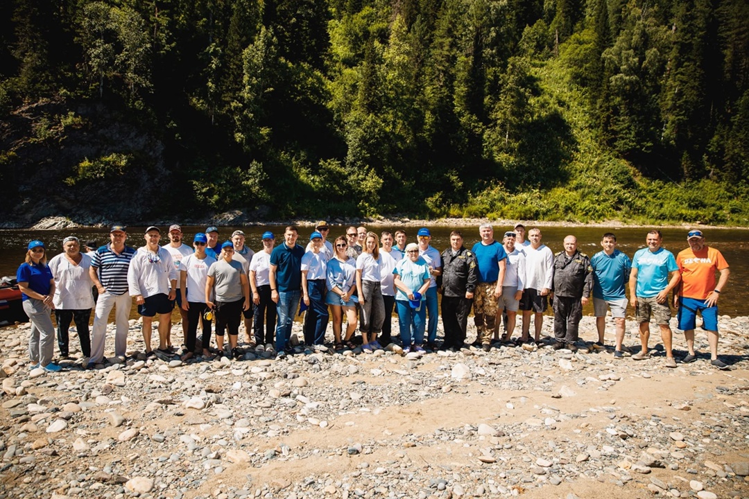 Выпустили около 70 тысяч мальков хариуса и тайменя!