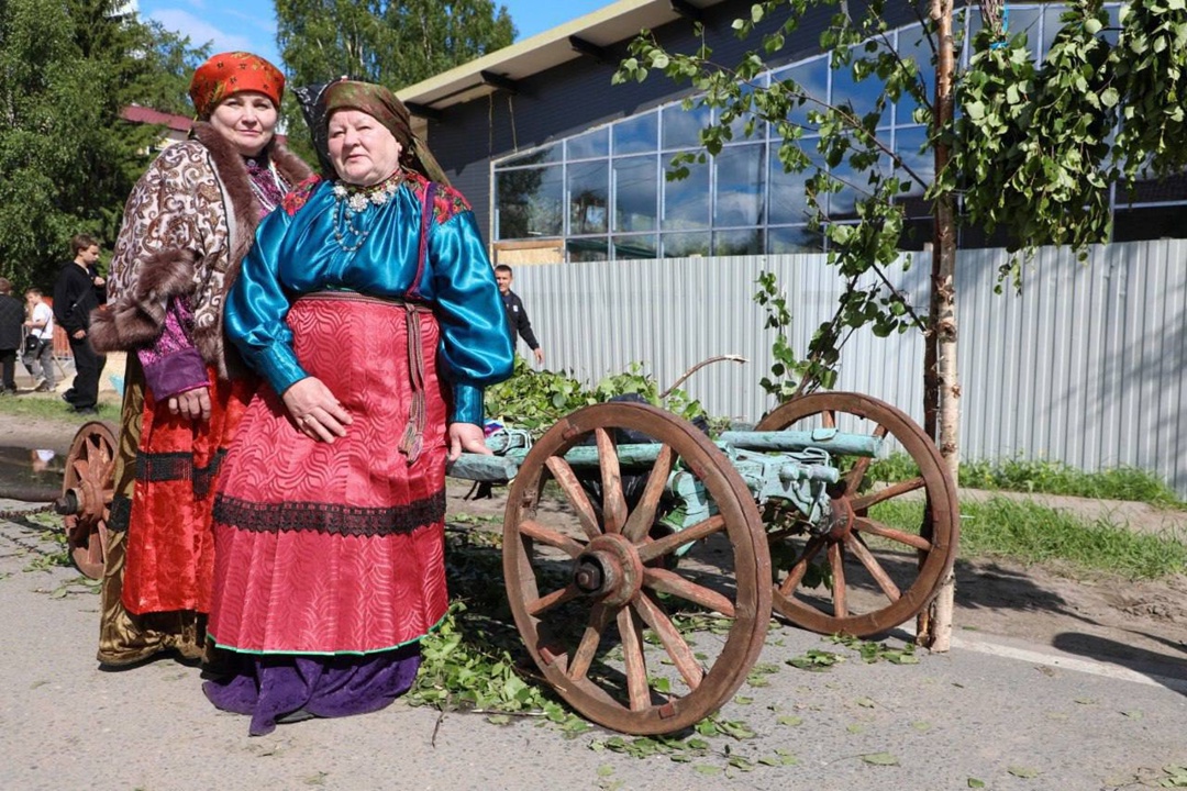 Сохраняя традиции Севера участников на древнем празднике Луд (посвящён началу сенокоса) в селе Ижма Республики Коми.