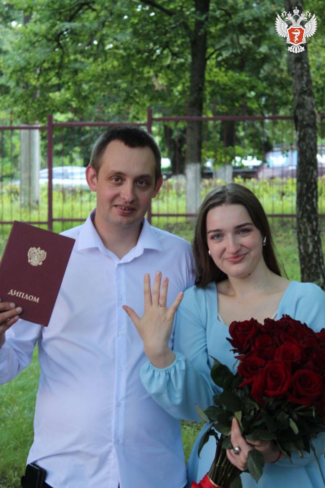 Ординатор получила предложение руки и сердца на вручении дипломов в Курском ГМУ Минздрава России