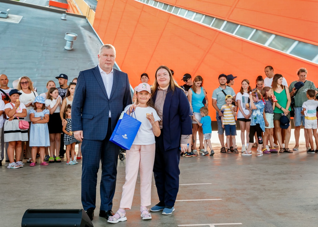 Настоящая опора в жизни - это семья. Не только на работе, где мы плечом к плечу решаем задачи, но и дома, где нас ждут, понимают и верят в нас даже тогда,…