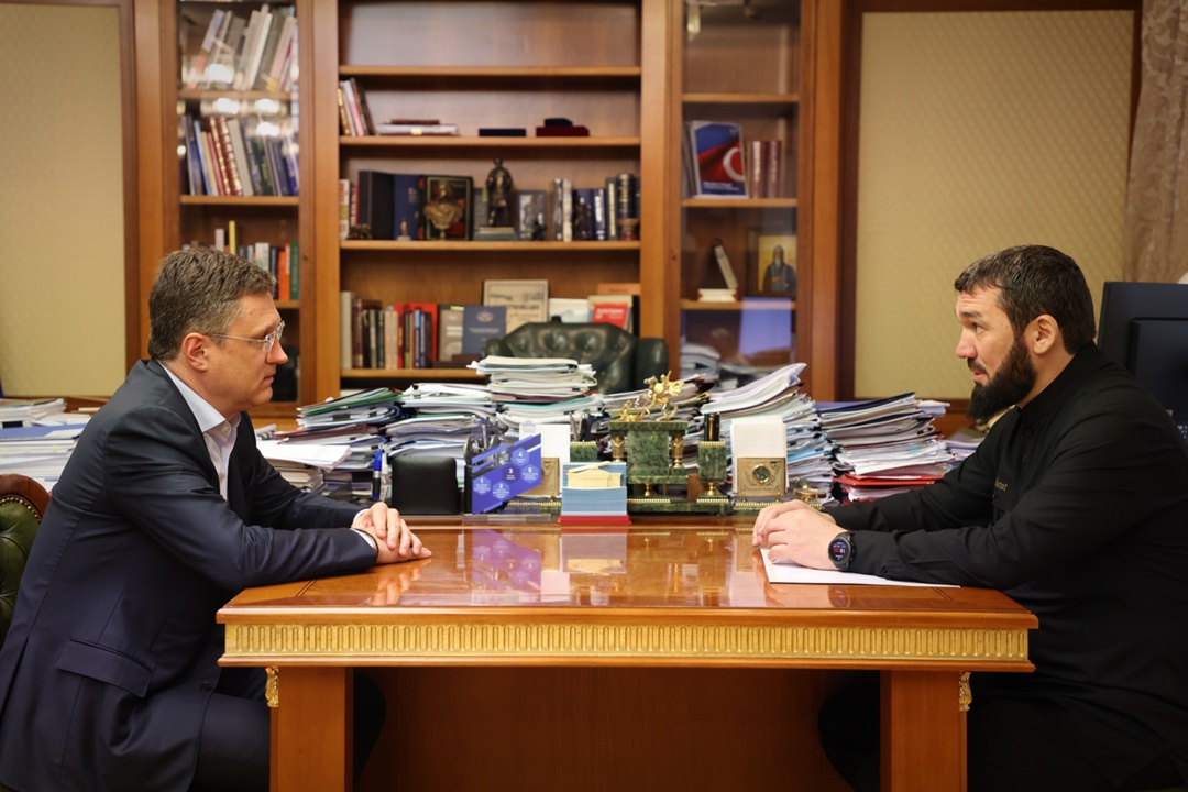 Александр Новак провел рабочую встречу с председателем правительства Чеченской Республики Магомедом Даудовым