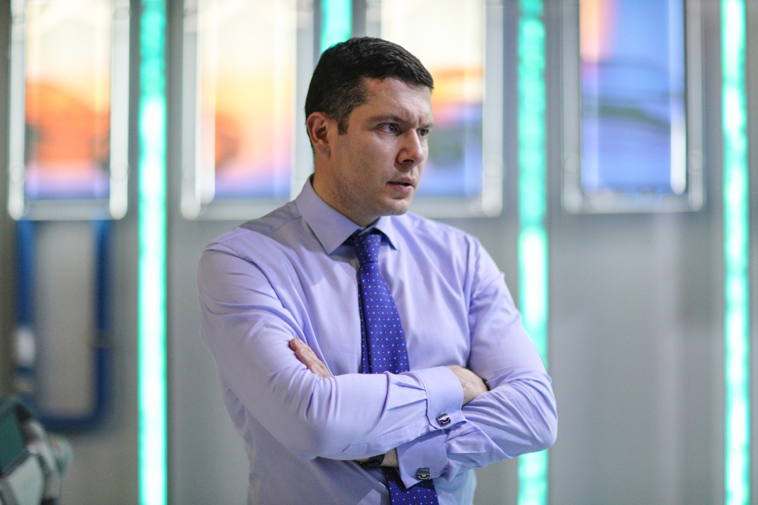 Антон Алиханов посетил инжиниринговый центр «КАМА» в Москве