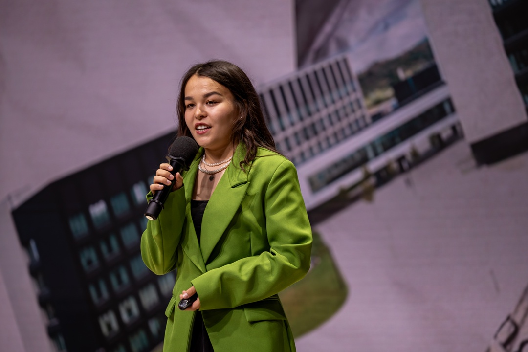 Инженеры новой эпохи В Высшей школе нефти состоялся выпускной для 35 магистрантов в области биотехнологий и IT