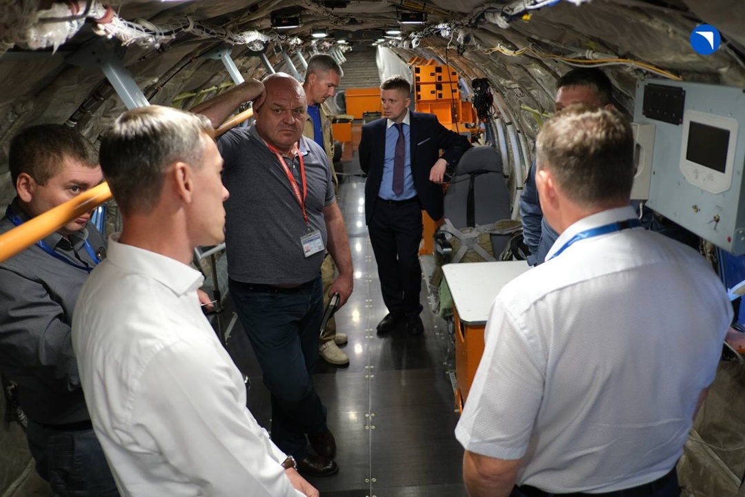 У нас «Ил», у вас купец В авиационном техцентре «Уральских авиалиний» состоялась презентация Ил-114-300 для потенциальных заказчиков, руководителей авиакомпаний