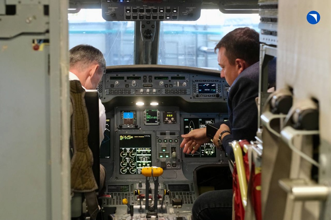 У нас «Ил», у вас купец В авиационном техцентре «Уральских авиалиний» состоялась презентация Ил-114-300 для потенциальных заказчиков, руководителей авиакомпаний