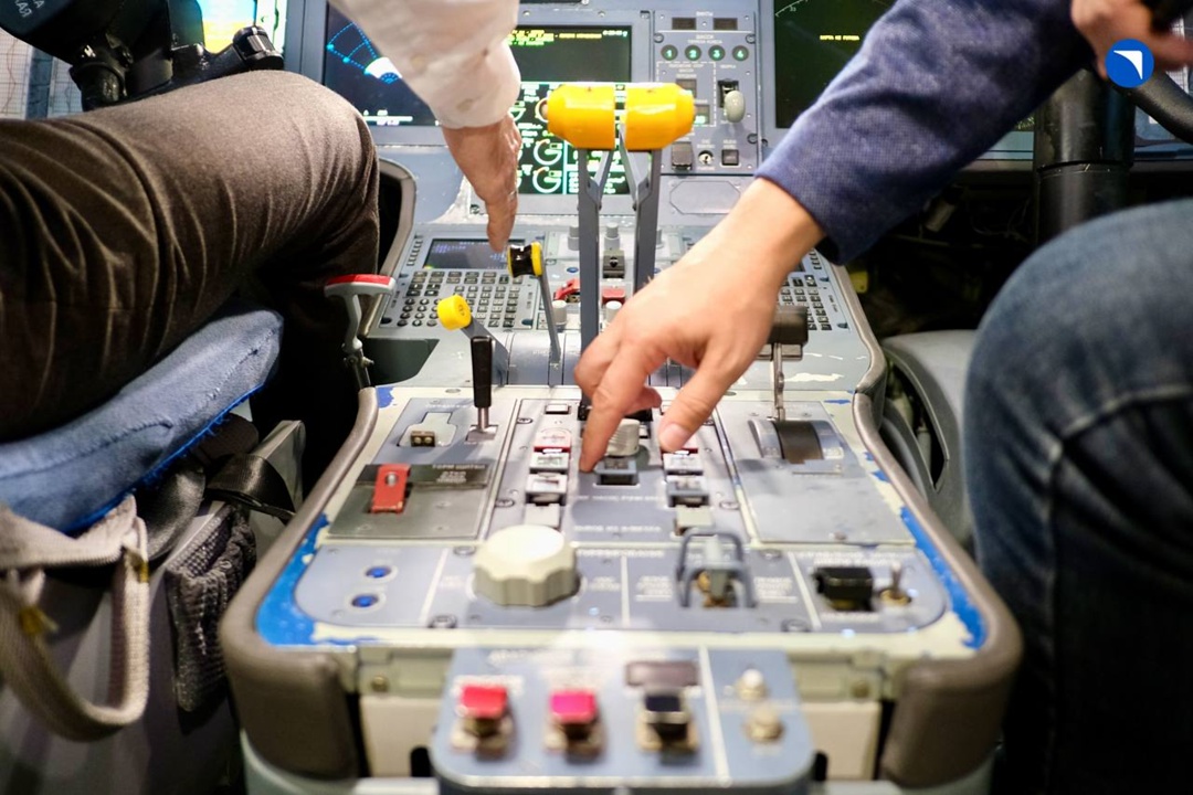 У нас «Ил», у вас купец В авиационном техцентре «Уральских авиалиний» состоялась презентация Ил-114-300 для потенциальных заказчиков, руководителей авиакомпаний