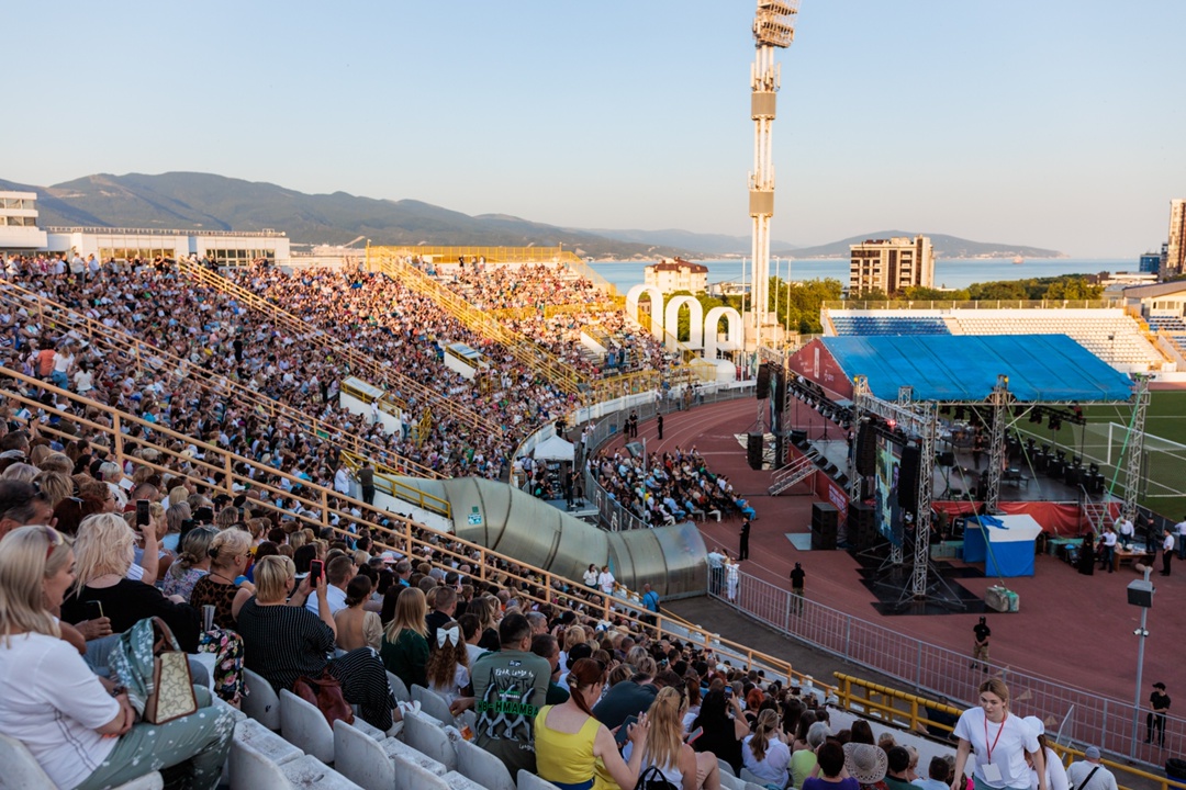 Песни, которые хранят историю Эта неделя была наполнена музыкой и гордостью: в городах юга России состоялись концерты Хора Турецкого и арт-группы Сопрано,…