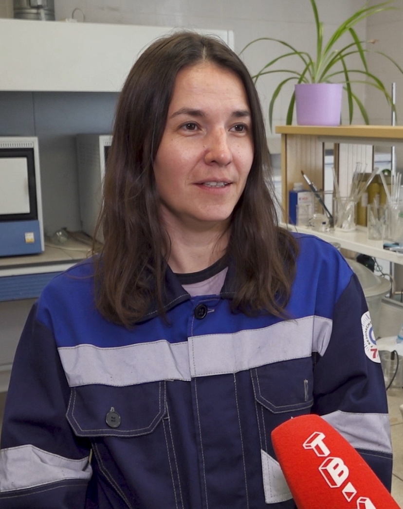 Алёна Грибалёва проверяет воздух Магнитки каждый день