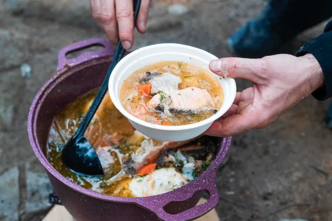 Мончегорску — собственную кухню На гастроужине в Мончегорске представили уникальную имандрийскую кухню — 10 блюд из рыбы, мяса, ягод и трав, добытых в…