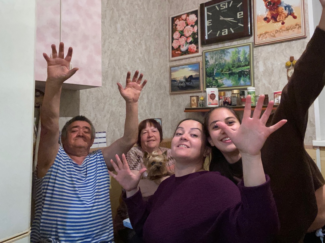 Друзья, спасибо всем, кто принял участие в нашем фотоконкурсе ко Дню семьи, любви и верности! Мы увидели десятки искренних, добрых, трогательных снимков, а вы…