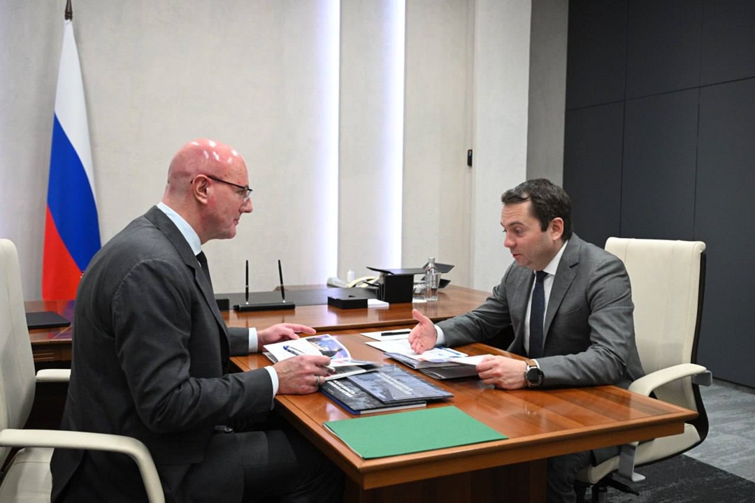 Дмитрий Чернышенко провел рабочую встречу с губернатором Мурманской области Андреем Чибисом.