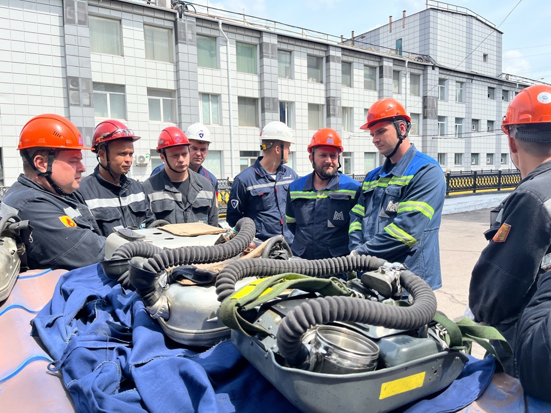 Пока одни пишут комментарии, другие ставят заглушки с рекордом