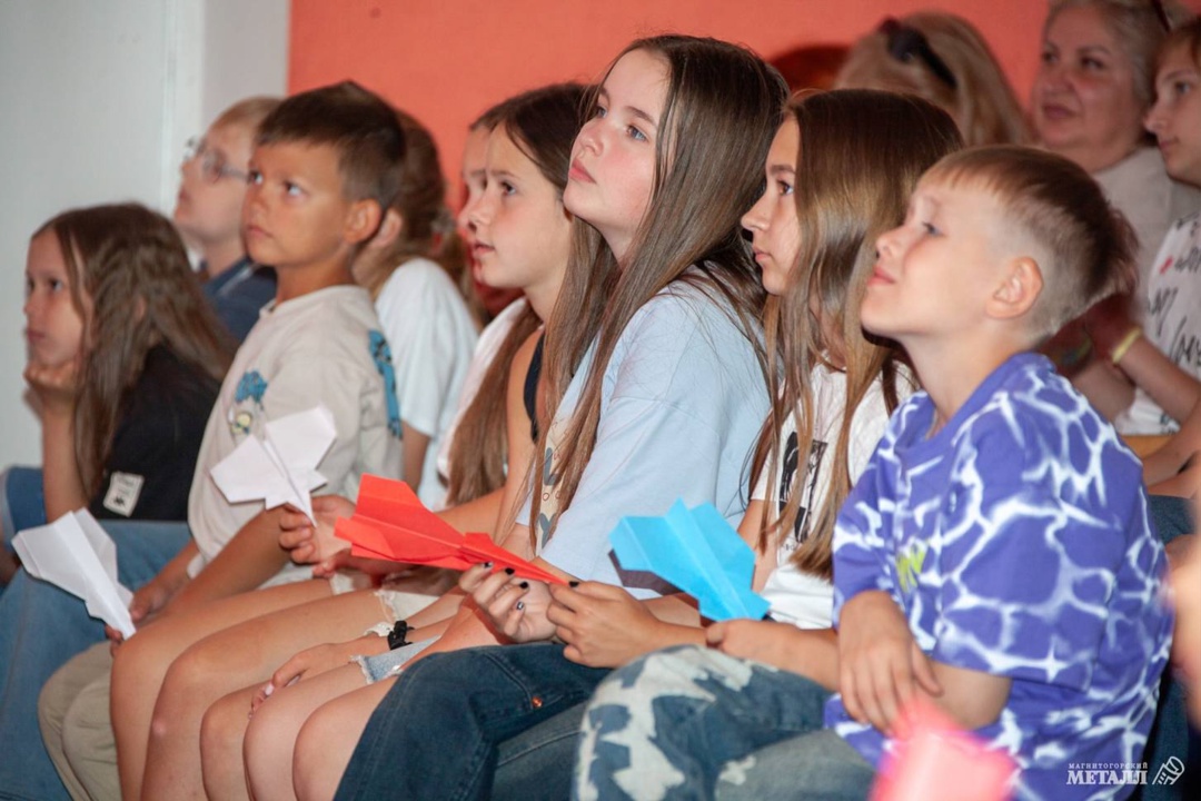 Зелёные решения чёрной металлургии Что, если рассказать школьникам о ММК не как о «предприятии, где дымят трубы», а как о месте, где заботятся о редких птицах,…