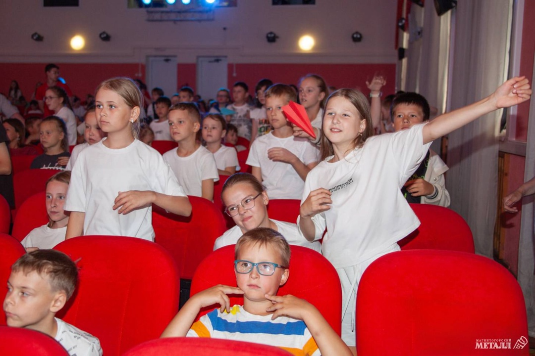 Зелёные решения чёрной металлургии Что, если рассказать школьникам о ММК не как о «предприятии, где дымят трубы», а как о месте, где заботятся о редких птицах,…