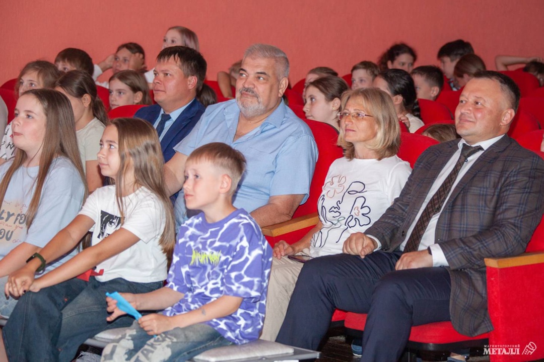 Зелёные решения чёрной металлургии Что, если рассказать школьникам о ММК не как о «предприятии, где дымят трубы», а как о месте, где заботятся о редких птицах,…