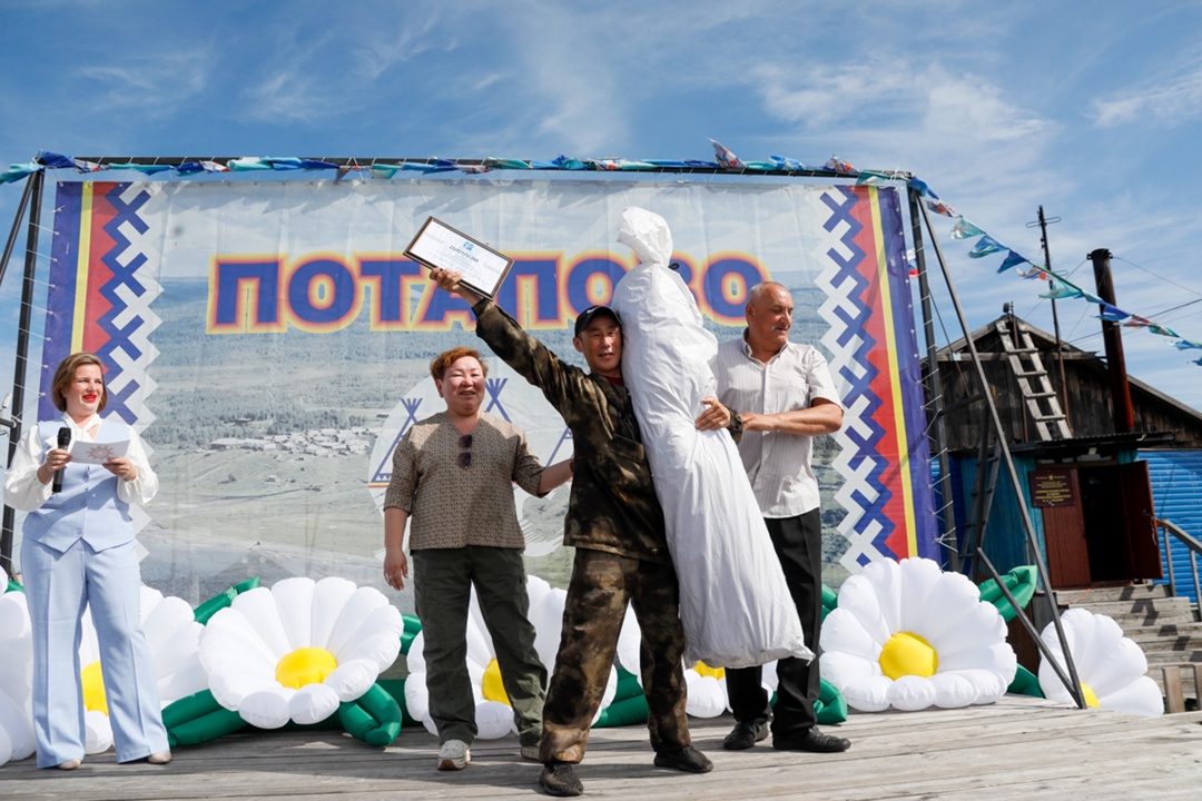 Как сделать будни ярче? Полюбоваться фотографиями с Дня рыбака в поселках Левинские Пески и Потапово.