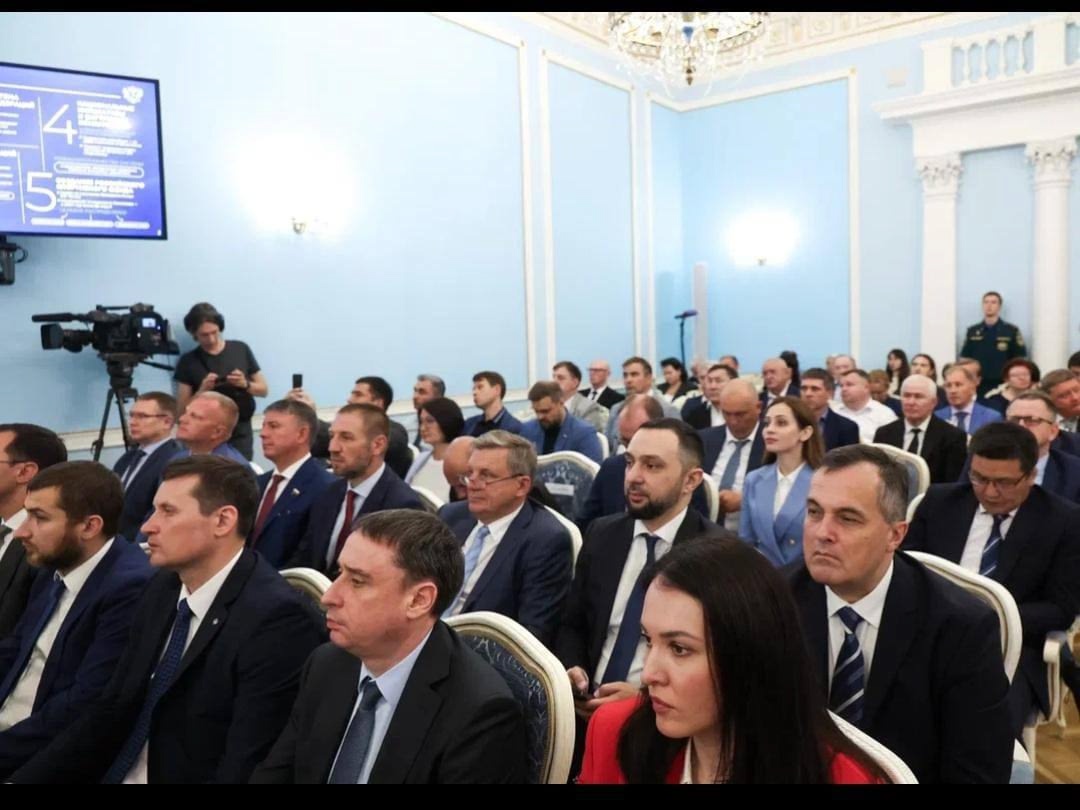 Дмитрий Чернышенко и Михаил Дегтярев вручили государственные и ведомственные награды в сфере спорта.