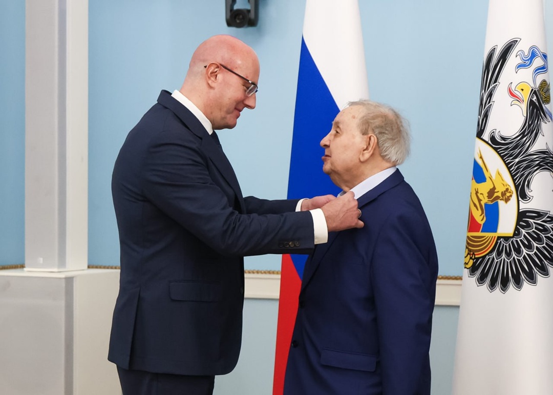 Дмитрий Чернышенко и Михаил Дегтярев вручили государственные и ведомственные награды в сфере спорта.