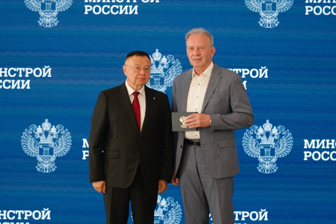 В Минстрое России прошло еженедельное оперативное совещание под председательством Министра строительства и ЖКХ РФ Ирека Файзуллина